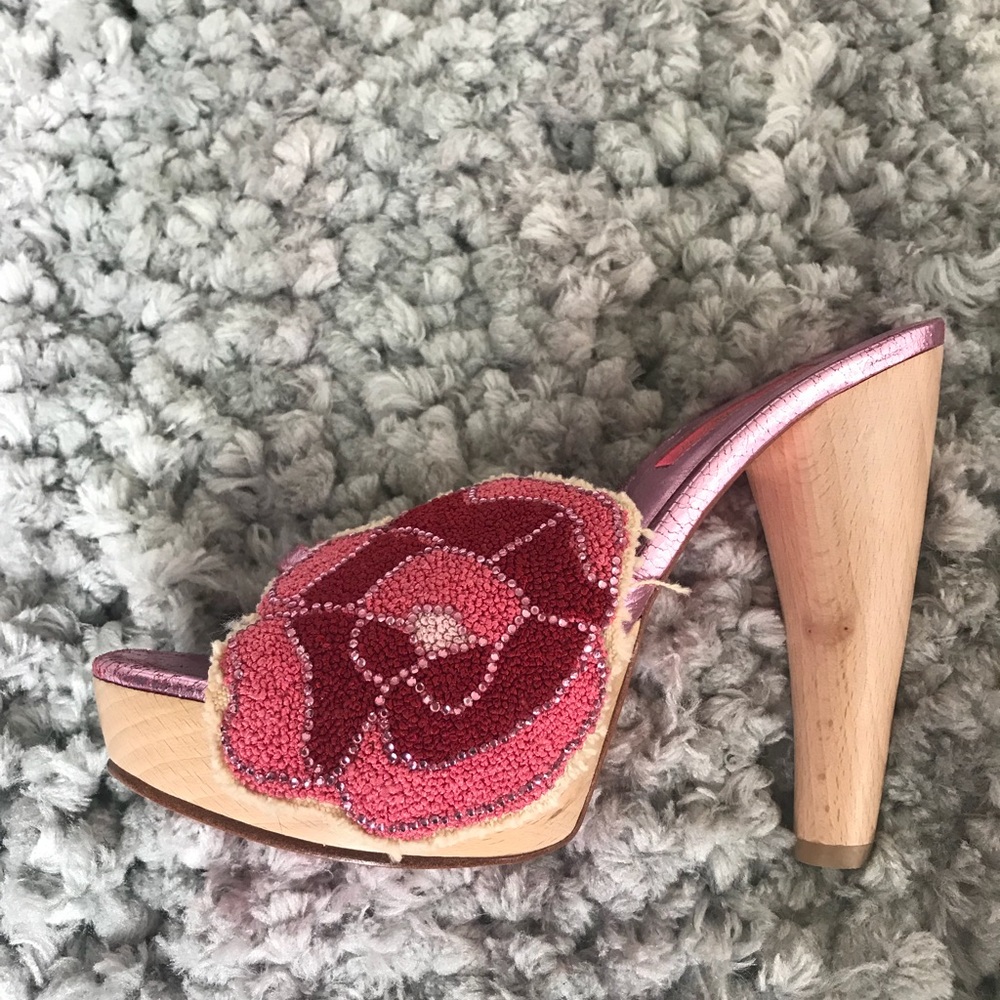Betsey Johnson Floral Platform - Picture 4 of 8